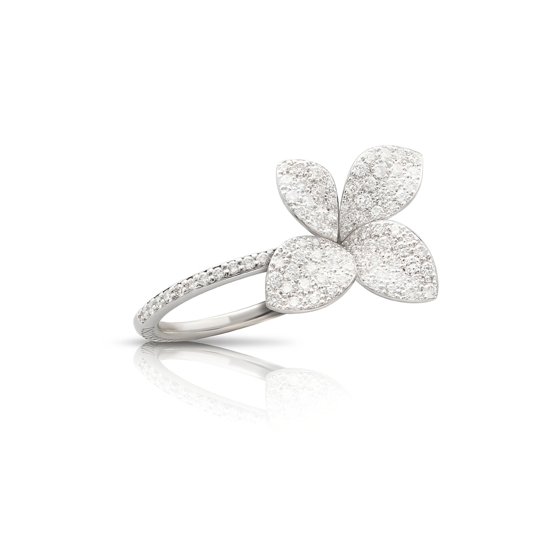 18k White Gold Diamond Medium Flower Ring