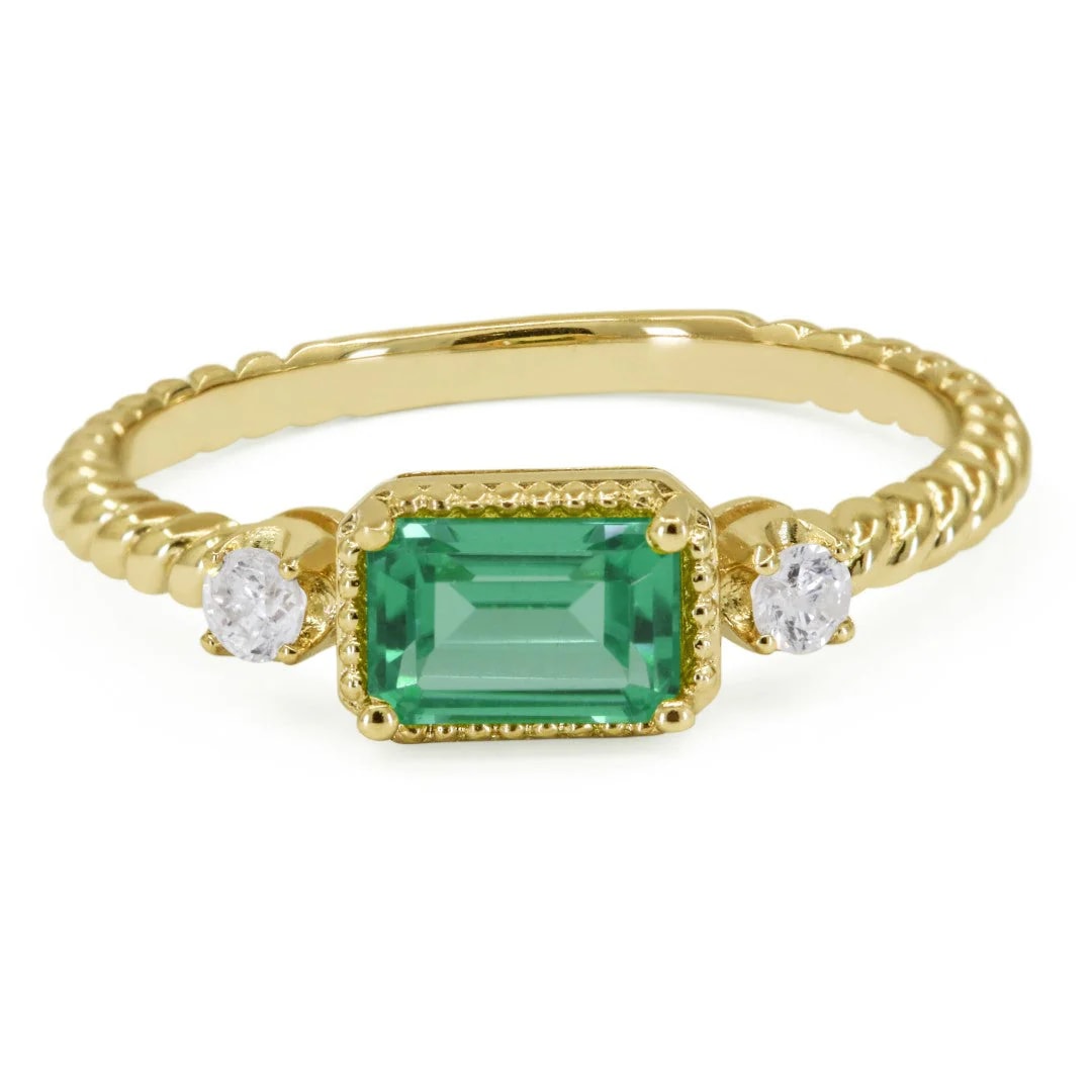 14K Yellow Gold Emerald & Diamond Ring